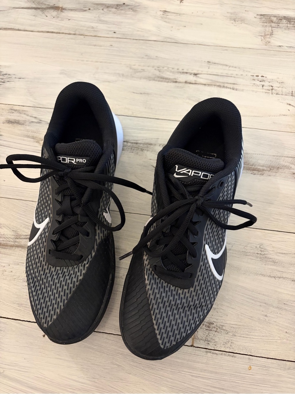 Nike Women's Black and Gray Vapor Pro tennis shoes